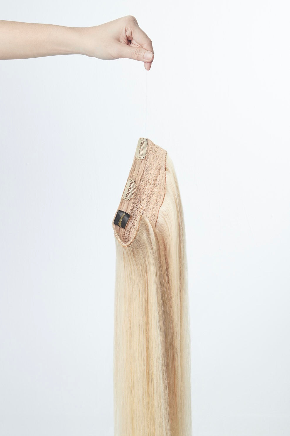 Flip in Extensions - one piece - luxury Qualität 1001 platin blond variant detail image - dc74af46808d309a110ac491469577b9a5345ab0c9c5d51c88d8b0c3742f8906