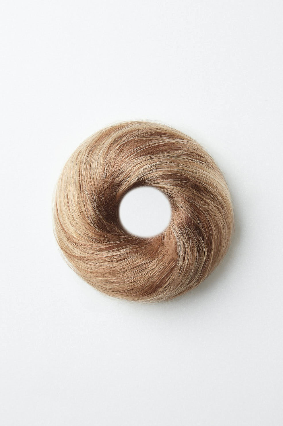 Hair Scrunchie - Echthaar Haargummi B18/24 balayage mittelblond & superhellaschblond variant detail image - 1c905491badd326357e6e250bec8d5fd763477a08a25f79ad163b316558558b5