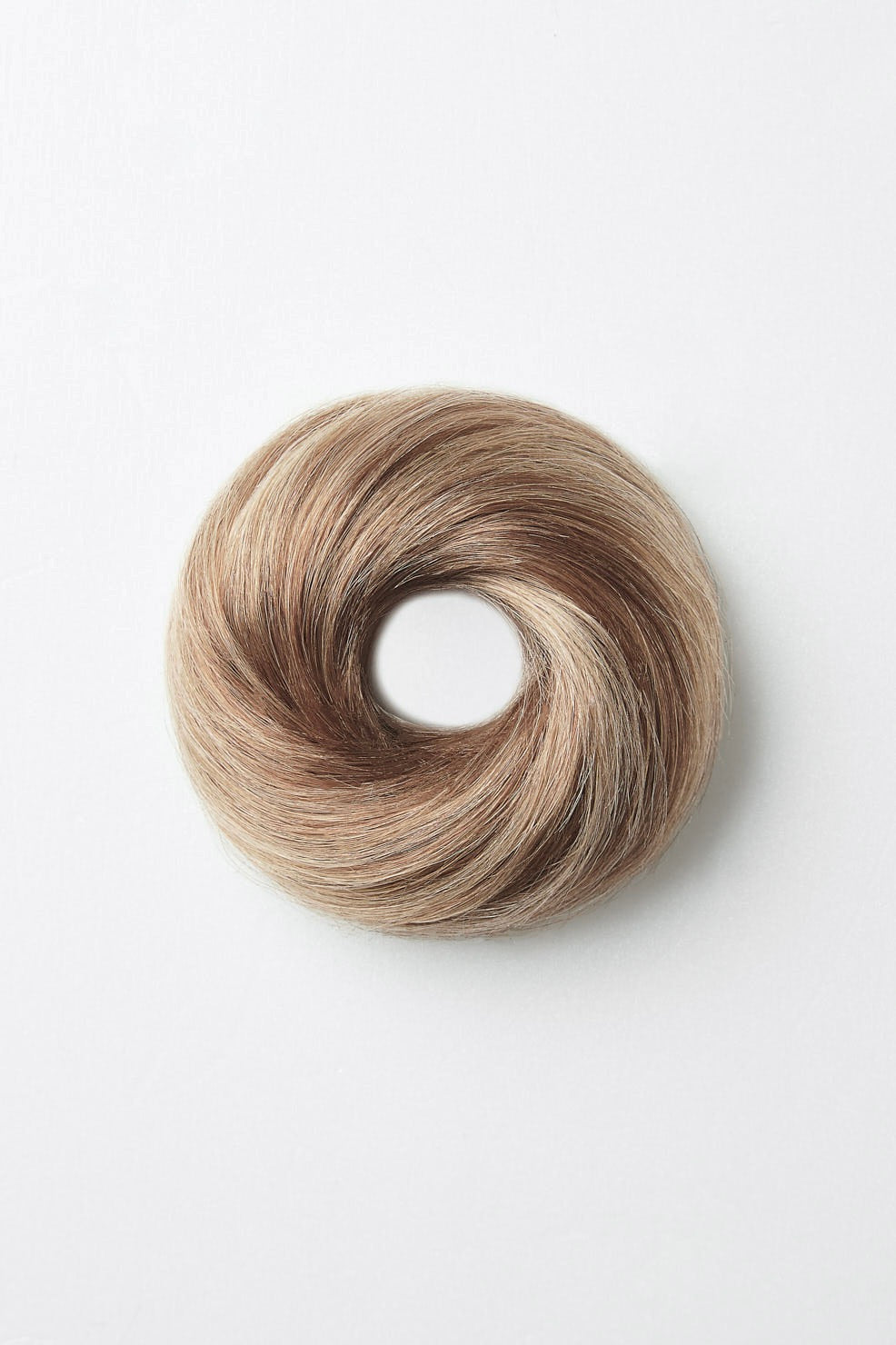 Hair Scrunchie - Echthaar Haargummi B18/60 balayage mittelblond & hellblond beige asch variant detail image - b26e8a51fd771a754b18512e42fbc6e64fa6db181908305c3a4f7a4ca945958e